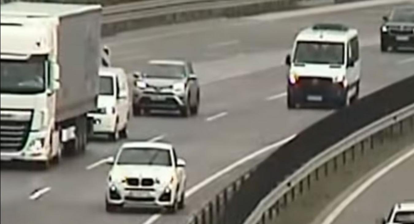 Az M0-son tolatott egy BMW-s - VIDEÓ