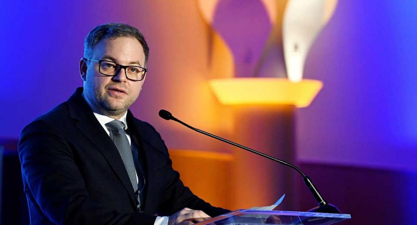 Orbán Viktor politikai igazgatója elmeorvosi stábot említett Magyar Péterrel kapcsolatban