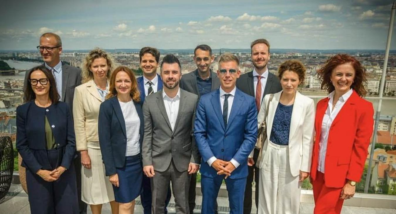 Felvették a Tisza Párt EP-képviselőit az Európai Néppárt képviselőcsoportjába