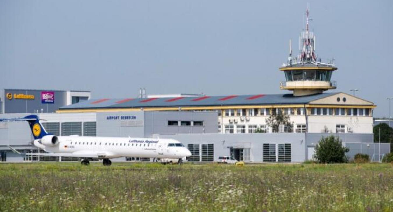 Bezárták a debreceni repülőteret
