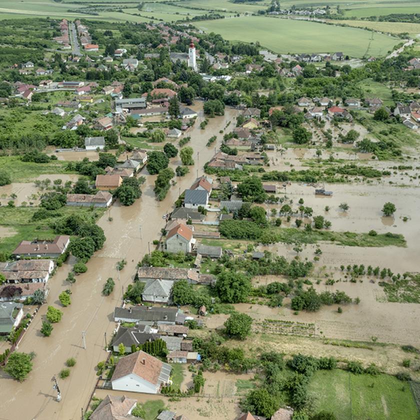 Embernek kellett elhagyniuk otthonukat egy patak áradása miatt