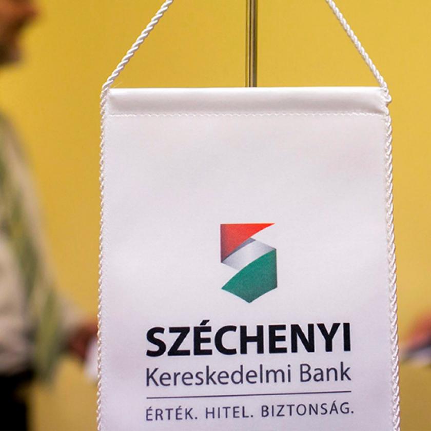 8 év alatt nem sikerült kinyomozni, hogy egy Fidesz-közeli milliárdos megroggyant bankjába miért pakolt rengeteg pénzt az állam