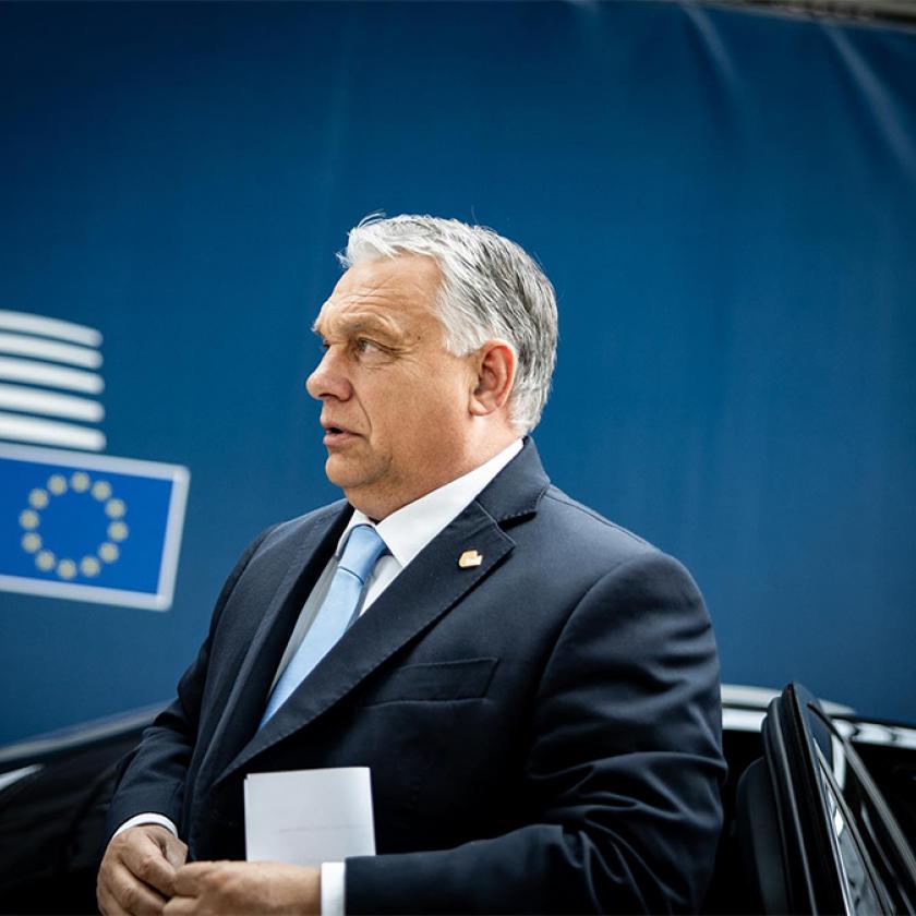 Ujhelyi szerint beleverték Orbán fejét a brüsszeli betonba