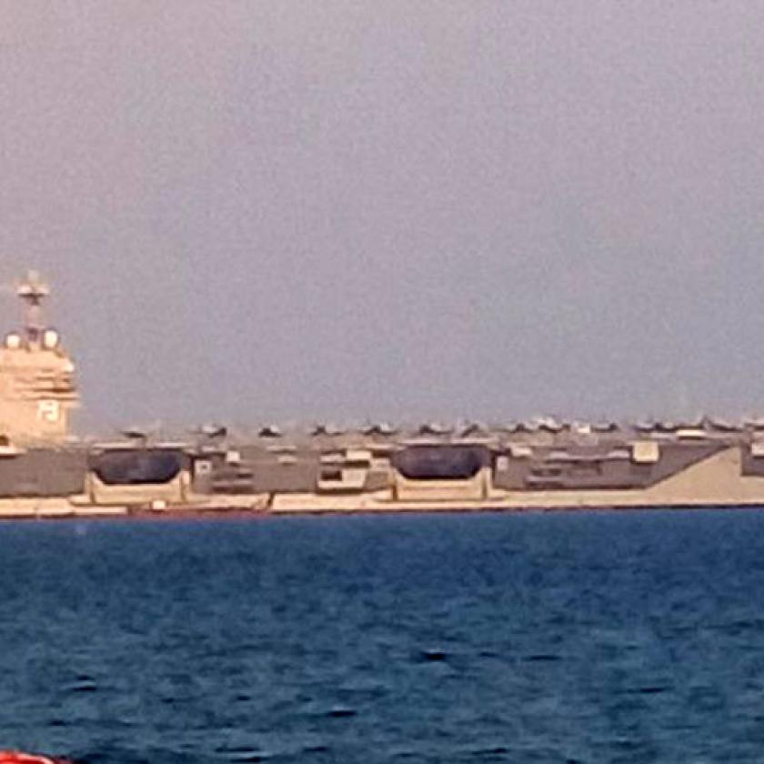 Törökország partjainál bukkant fel a világ legnagyobb hadihajója