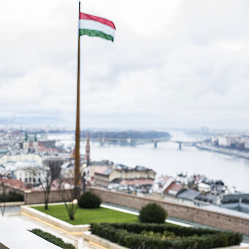 “Tiéd az ország, magadnak építed” – Orbán Rákosi nyomában