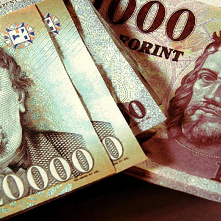 566 800 forint volt a magyarok átlagfizetése júniusban