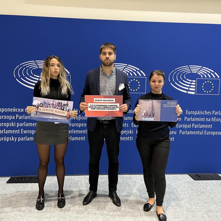 A magyar oktatás valóságával szembesítette a Momentum az európai parlamenti képviselőket Brüsszelben 