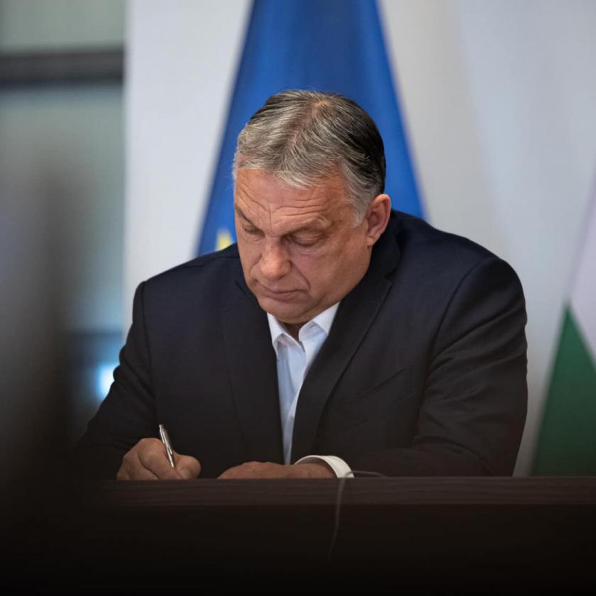 Orbán Viktor aláírta: Tovább bővülhet a Samsung gödi gigagyára 