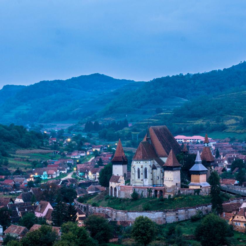 Van apró romániai falu, ahol 300 évig egyetlen válást jegyeztek