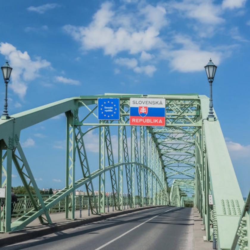 Novemberig meghosszabbította Pozsony az ideiglenes határellenőrzéseket a szlovák-magyar határon