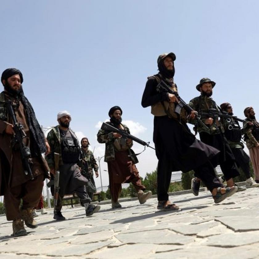 A tálibok felügyelete alá kerülnek az Észak-Szerbiában működő afgán embercsempészbandák?