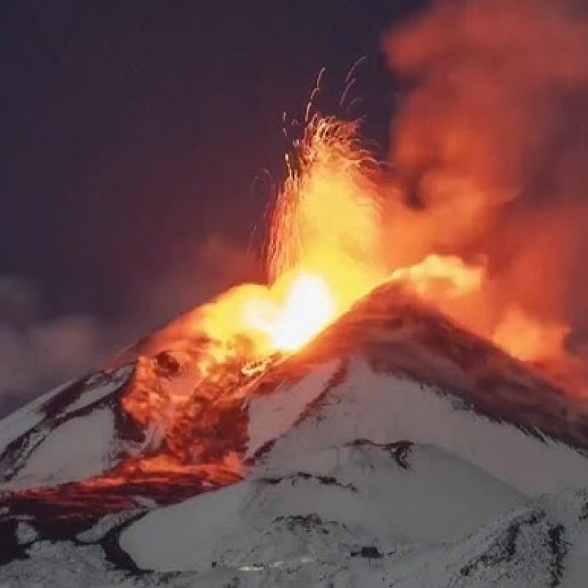 Látványos videón a havas Etna óriási kitörése 