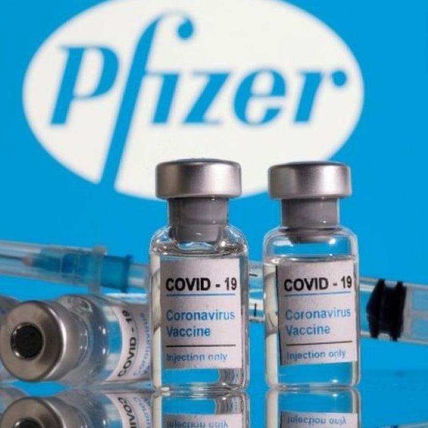 Hárommillió adag vakcina miatt perli a Pfizer és a BioNTech a magyar kormányt