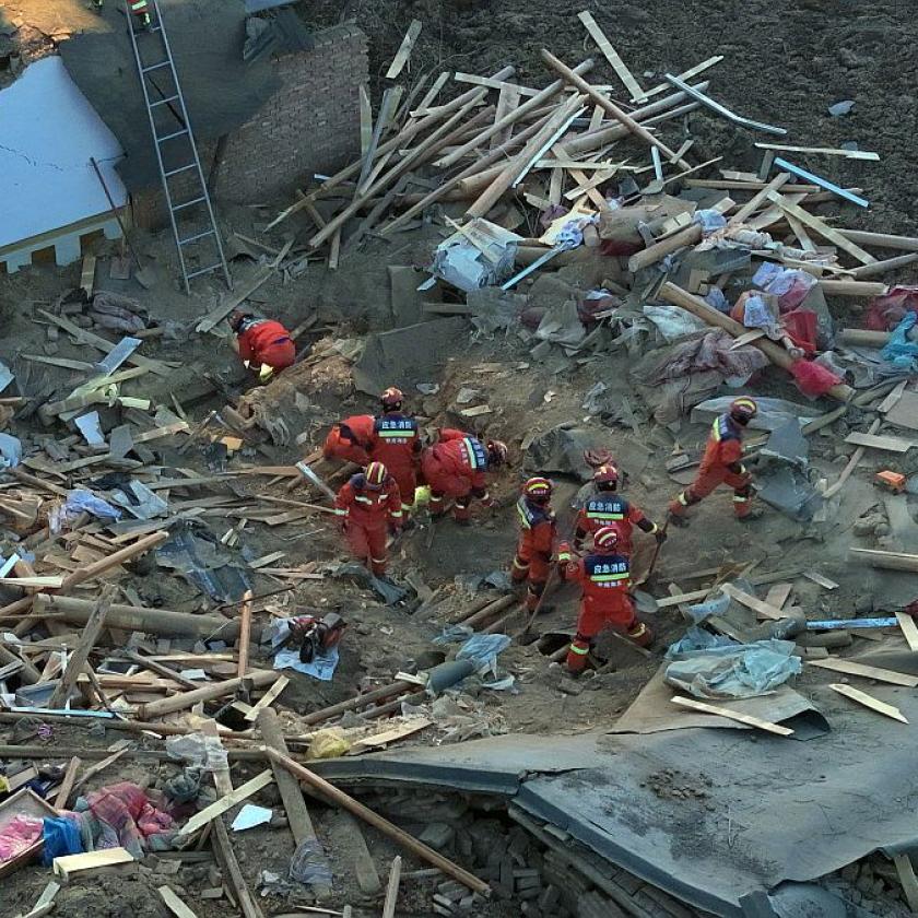 Földrengés Kínában: már több mint 100 halott