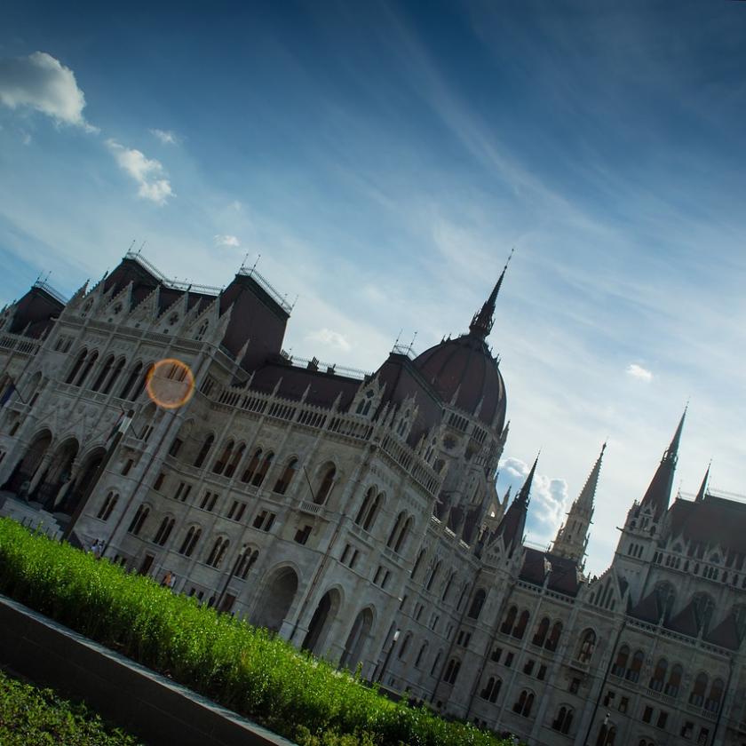 Hatalmas kockázatot lát Magyarországon a hitelminősítő, ennek fájdalmas vége lehet