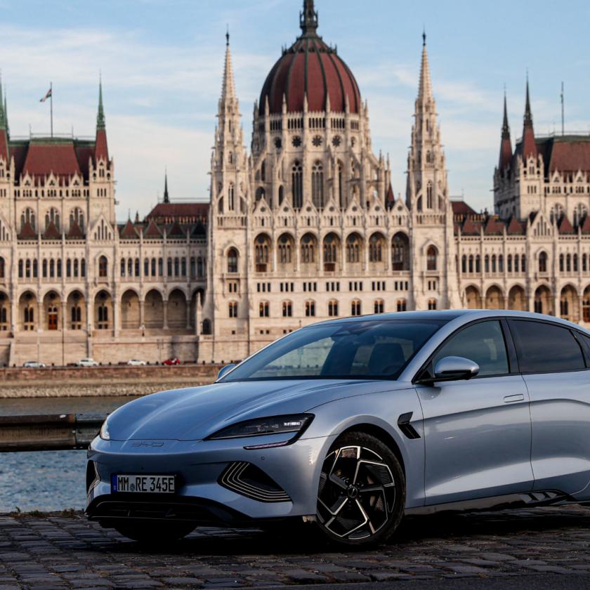 Egy elektromos autókkal foglakozó német honlap szerint a BYD akkugyárat is akarhat Magyarország déli részén 