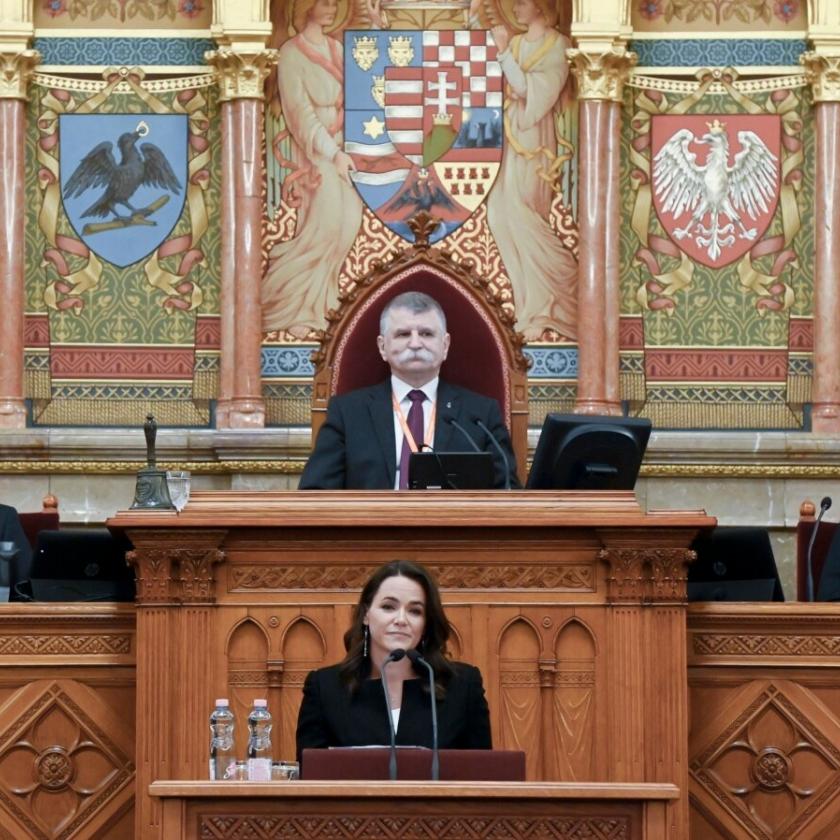 Elfogadta a parlament Novák Katalin lemondását