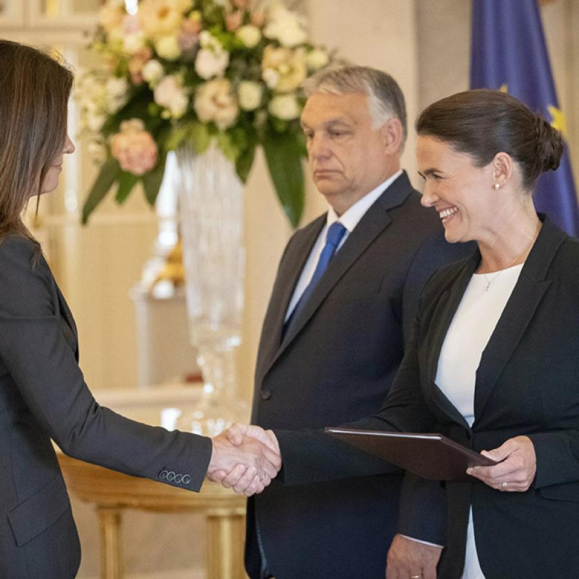 Orbán négy csúsztatása a kegyelmi ügyről 