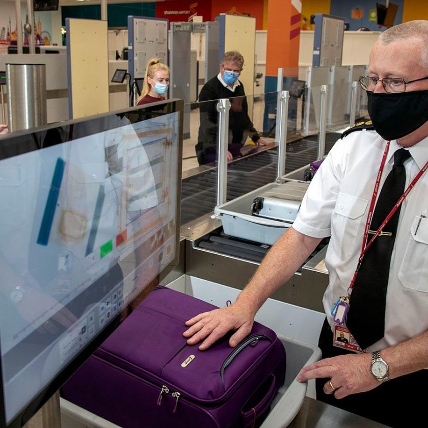 Sok európai repülőtéren eltörölték a folyadék-ellenőrzést