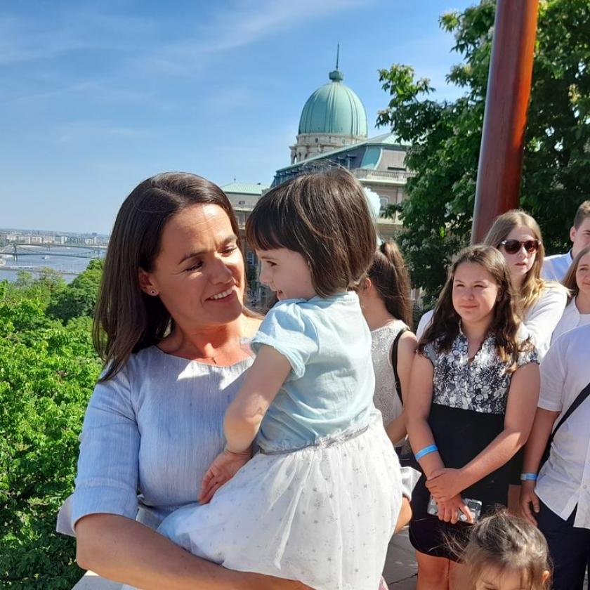Novák Katalin családbarát államfő – vagy a NER hű katonája? 