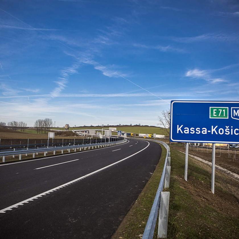 2 év alatt szétrepedt egy magyar autópályaszakasz – Hónapokra le kell zárni