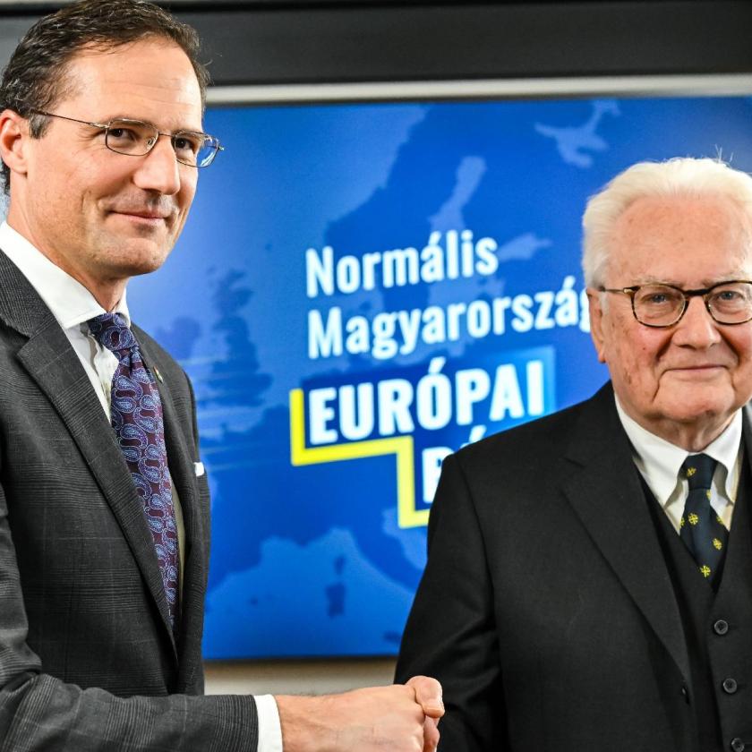 Nem politikus vezeti a Jobbik EP-listáját