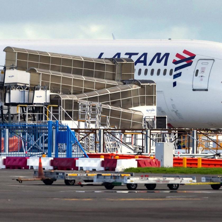 Véletlenül megnyomott gomb miatt sérülhetett meg ötven ember a Sydneyből Aucklandbe tartó Boeing-gépen 