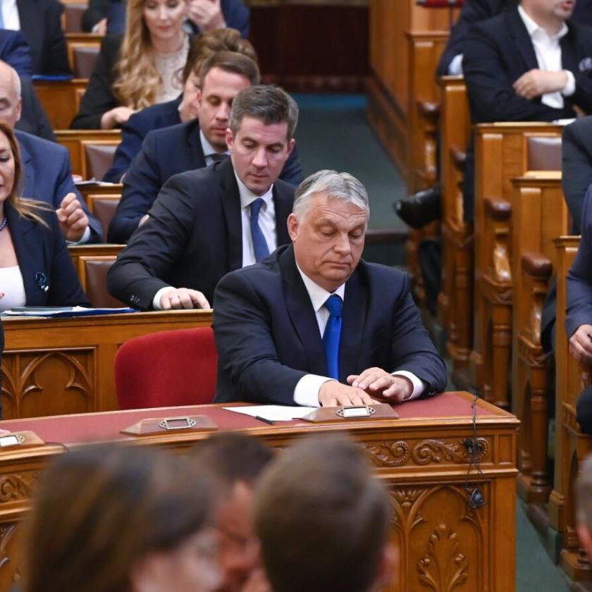 Négy éve van rendeleti kormányzás Magyarországon, ami miatt ma megint balhé van a parlamentben 
