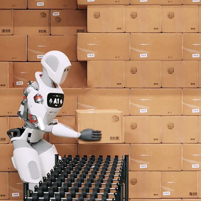 Humanoid robotok kezdtek dolgozni a Mercedes kecskeméti gyárában