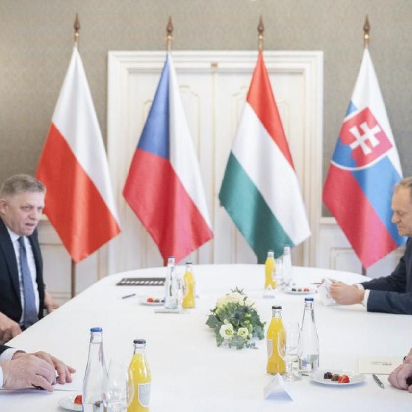 A cseh elnöké lehet a szerep, amire Orbán mindig vágyott 