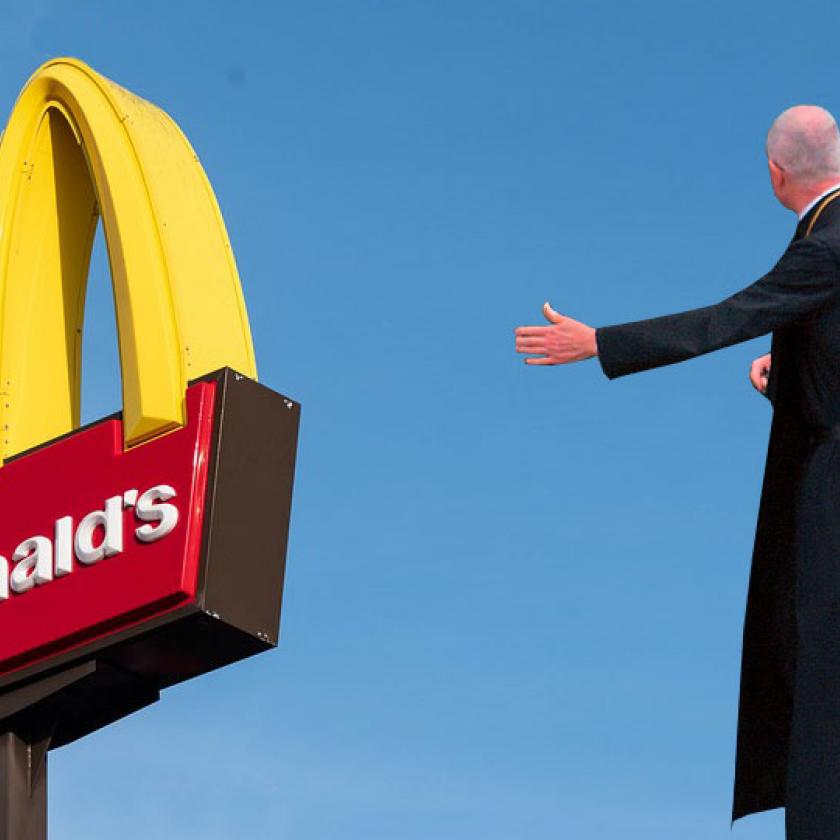 McDonald's-ban dolgozó volt pap zaklatott egy kiskorút