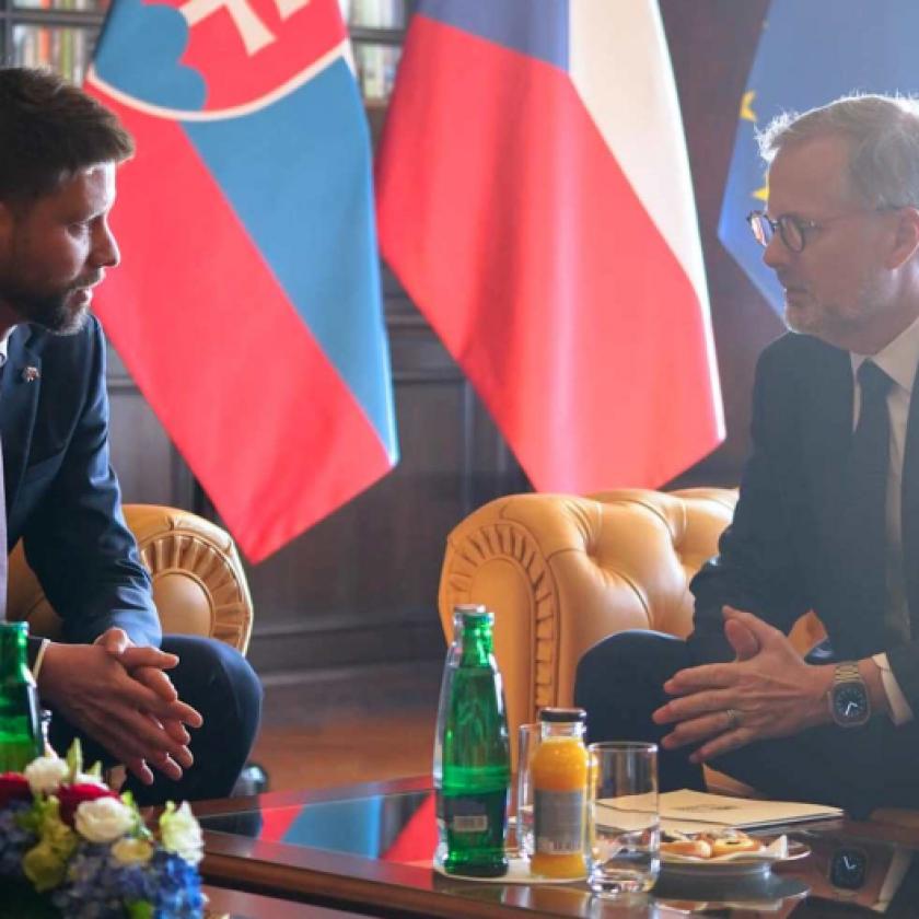 A cseh miniszterelnök találkozott a szlovák ellenzék vezetőjével 