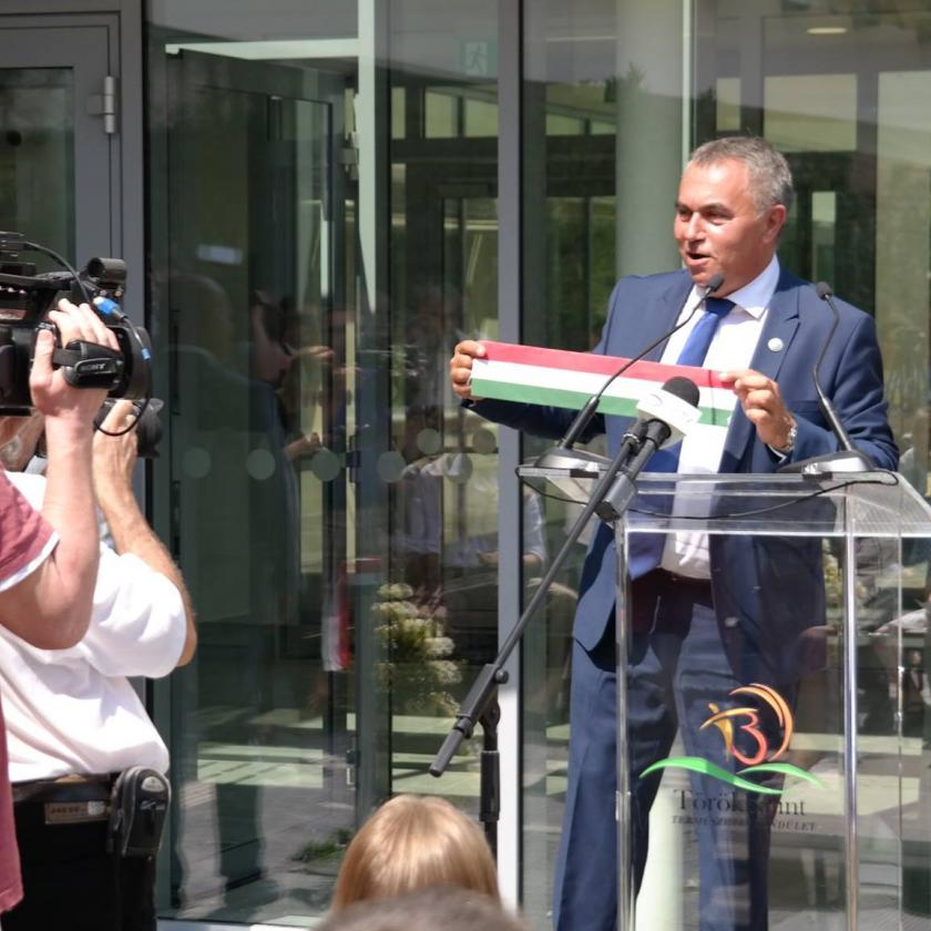 Felfüggesztett szabadságvesztés kiszabását kéri az ügyészség a fideszes polgármesterre 