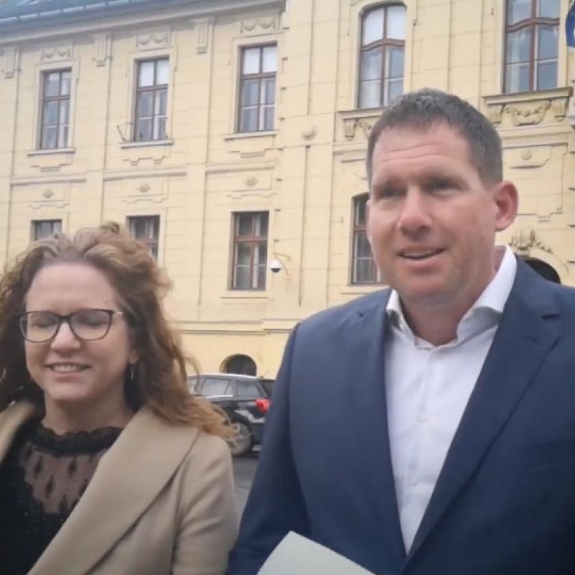 Lánya és felesége mellett egy exfideszes képviselőt is indít a csalással vádolt világbajnok kenus Szegeden