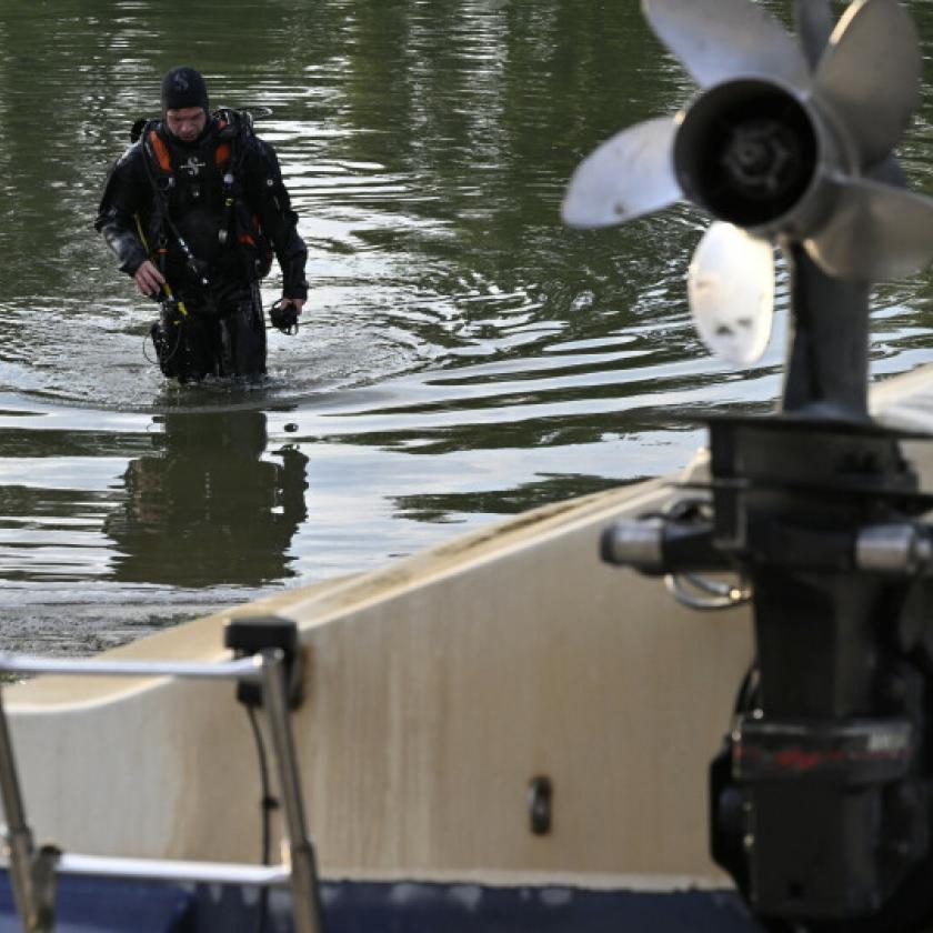 Közzétette a rendőrség a hajóbalesetben eltűntek fotóit