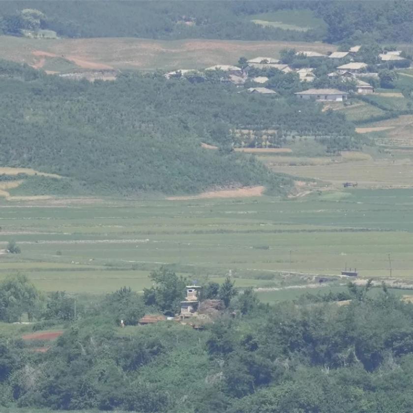 Észak-koreai katonák lépték át a dél-koreai határt, figyelmeztető lövések fogadták őket