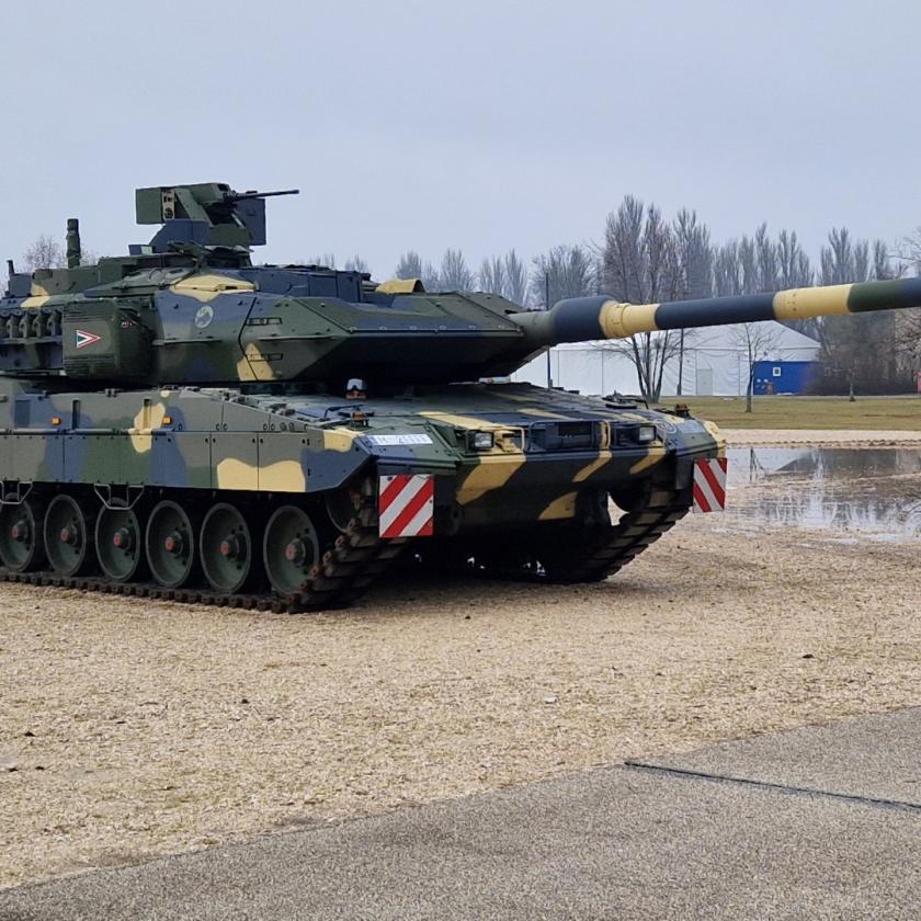 Újabb két Leopard harckocsit szerzett be a Magyar Honvédség a béke jegyében
