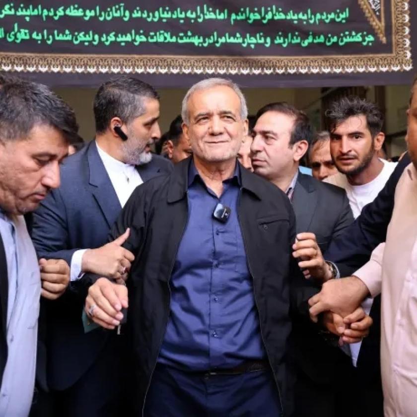 Változik az iráni politika? A reformer jelölt nyerte meg az elnökválasztást
