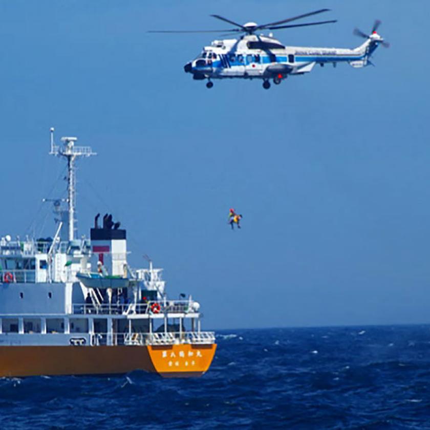 80 kilométert sodródott a tengeren Japán partjaitól egy nő, amíg rátaláltak