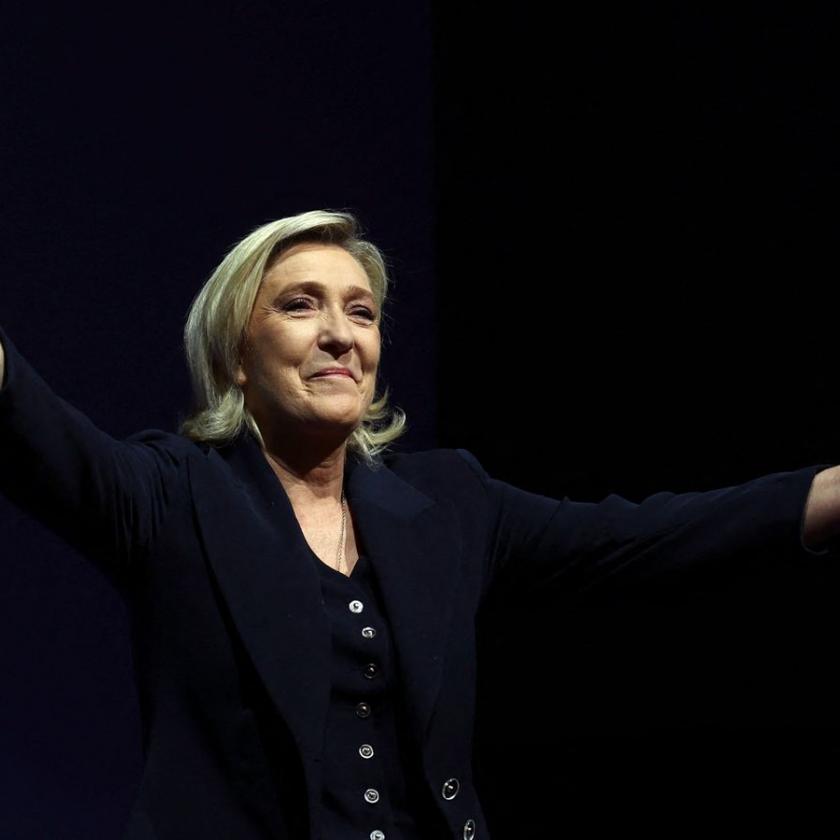 A szélsőjobb áll nyerésre az előrehozott francia választáson 