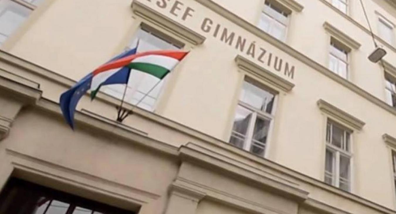 Kezdődik: egy sor tanár távozik a legjobb fővárosi gimnáziumból
