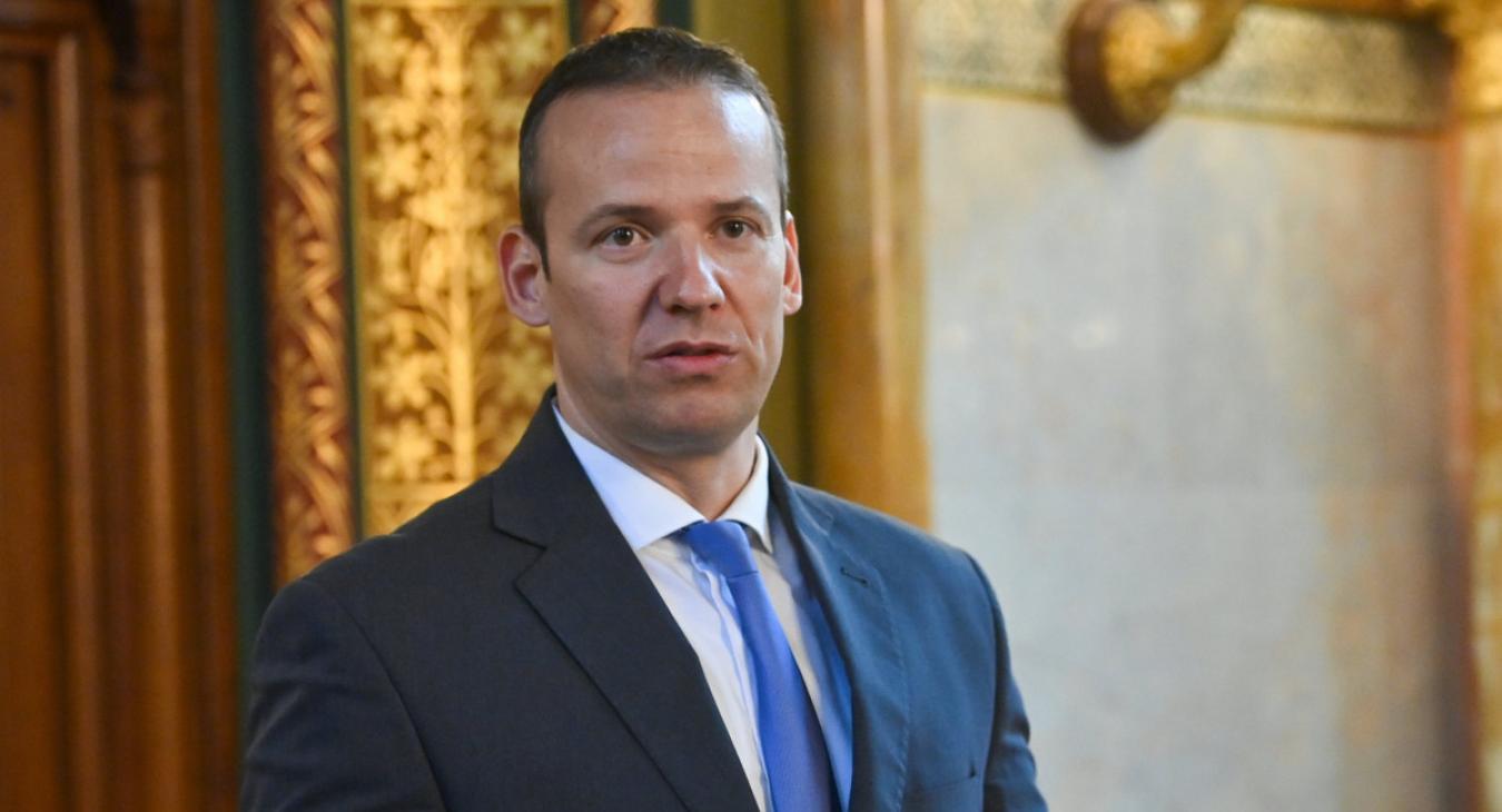 Toroczkai Lászlónak Wáberer György feleségétől bérel lakást az Országgyűlés, havi 460 ezerért 