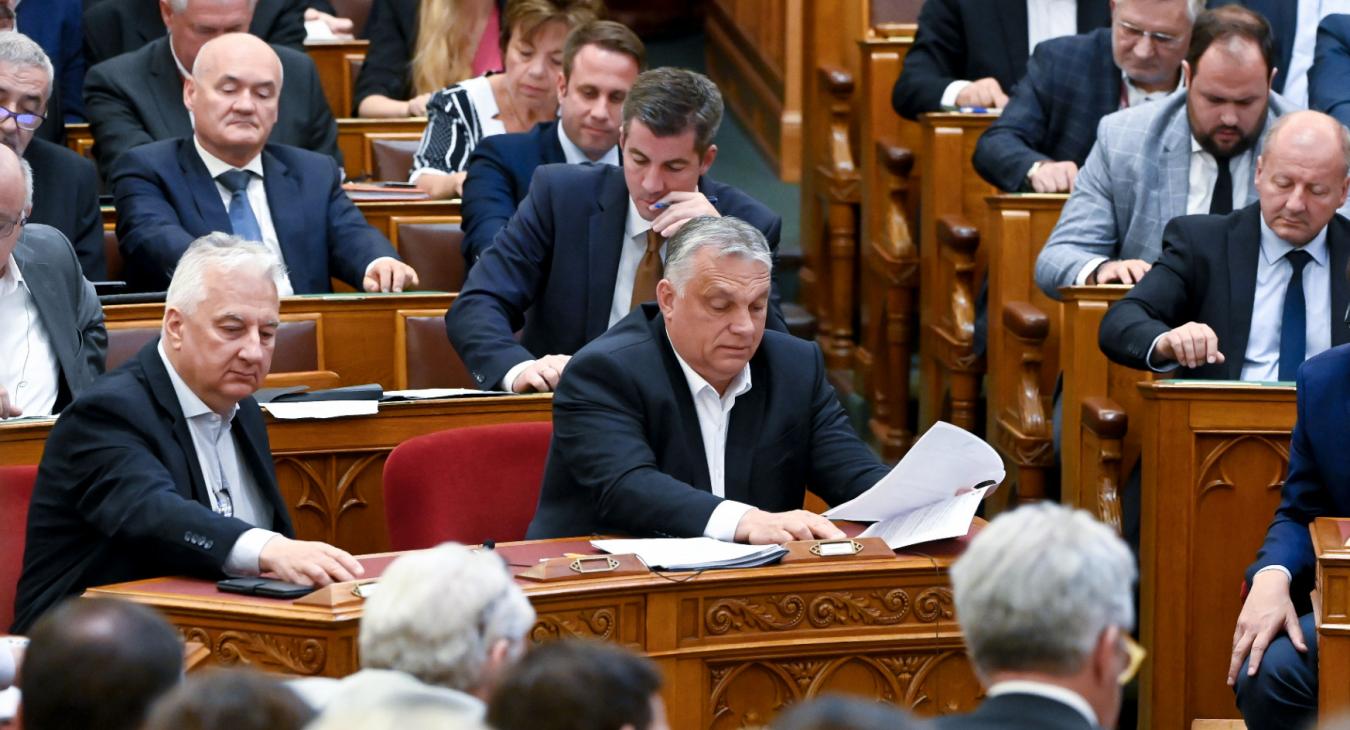 Nem kapkodja el az Országgyűlés a státusztörvén szavazását