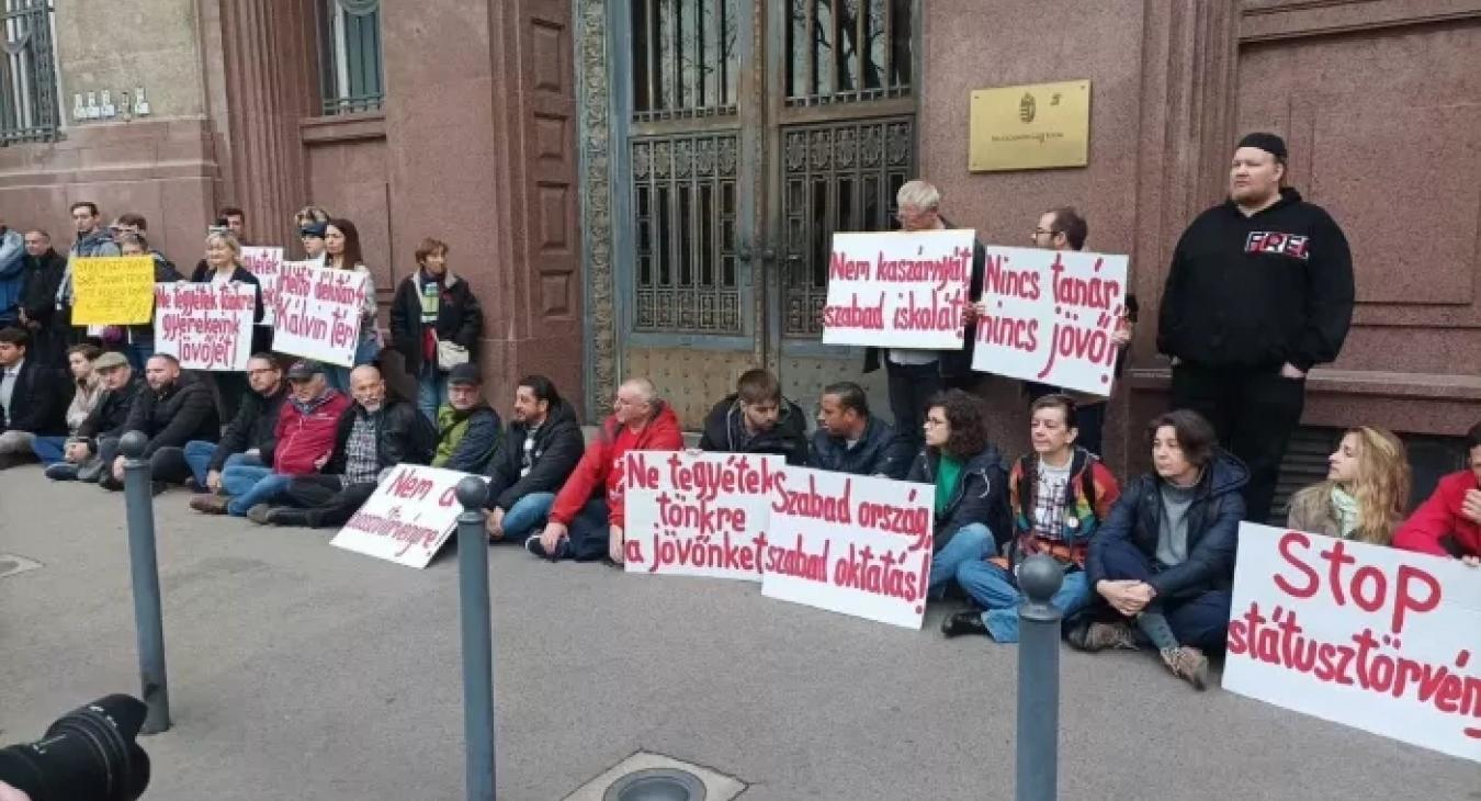 Megtalálta a rendőrség, hogyan tudja megállítani a tanártüntetések szervezőit