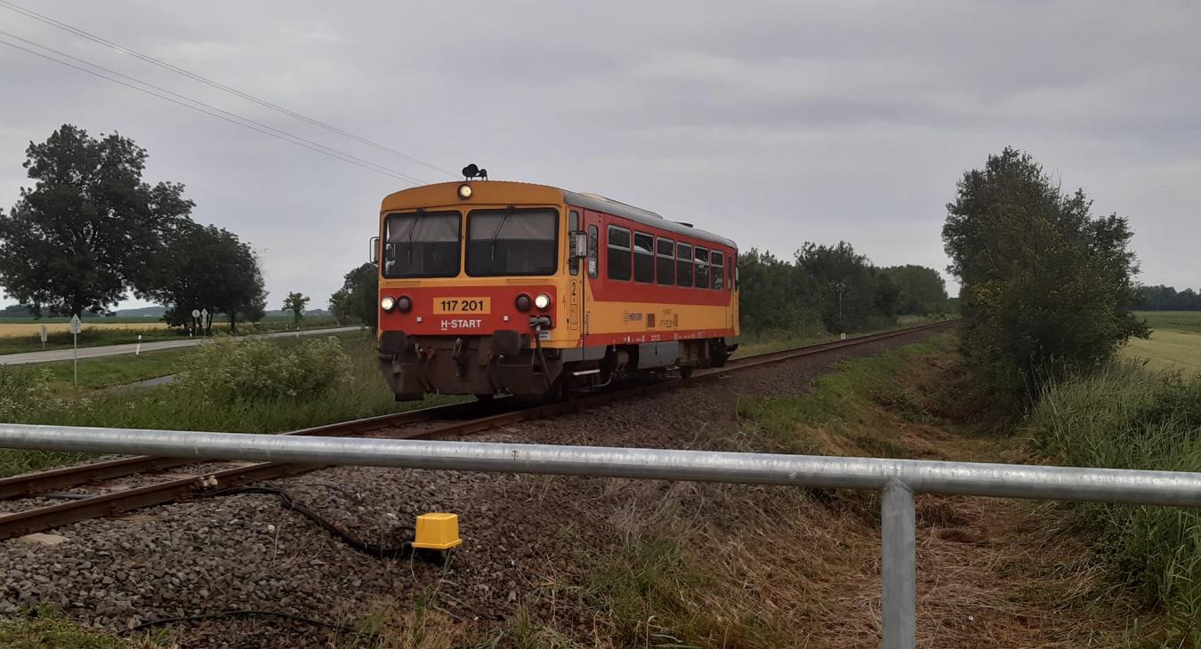 "Menetrenden a jövő": 100 kilométer 3 óra alatt
