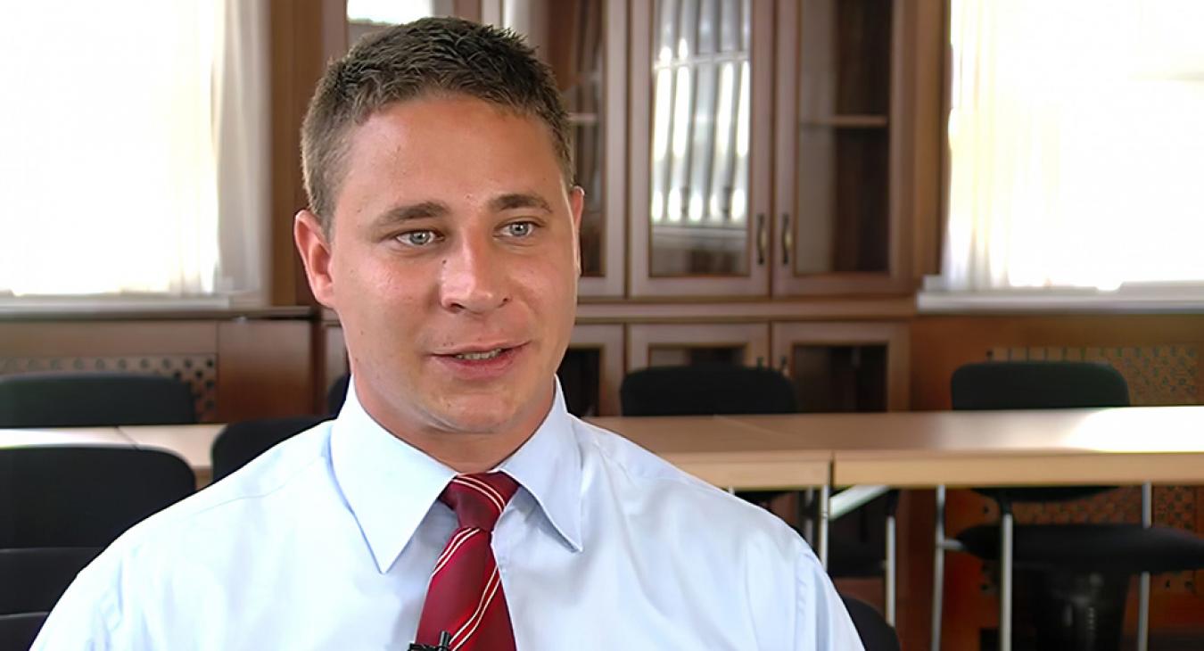 Schadl György édesanyja a felszámolói piacon ér el sikereket 