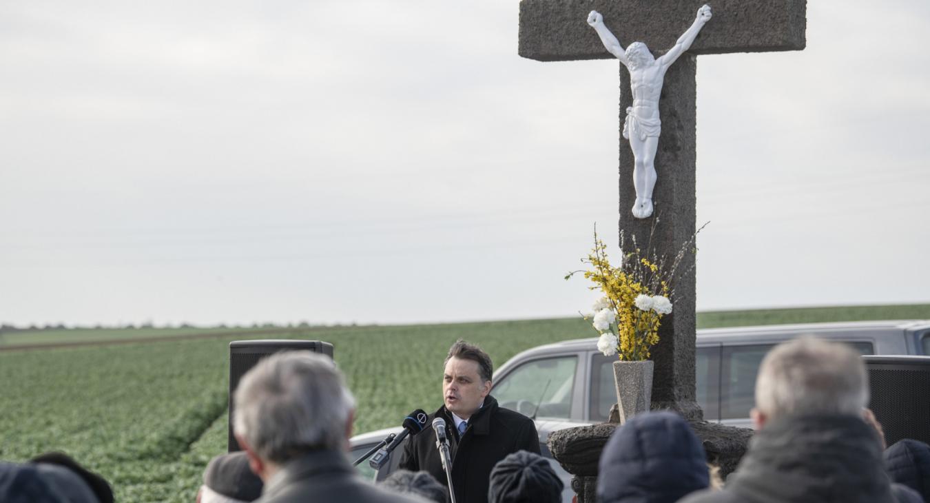 Latorcai államtitkár közzétette a háború lezárásának megoldóképletét