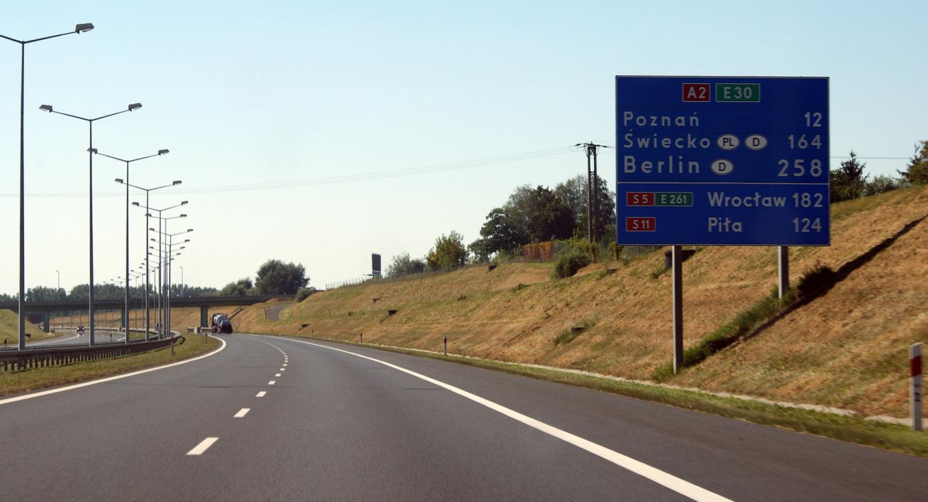 Ingyenesek lesznek az állami autópályák Lengyelországban