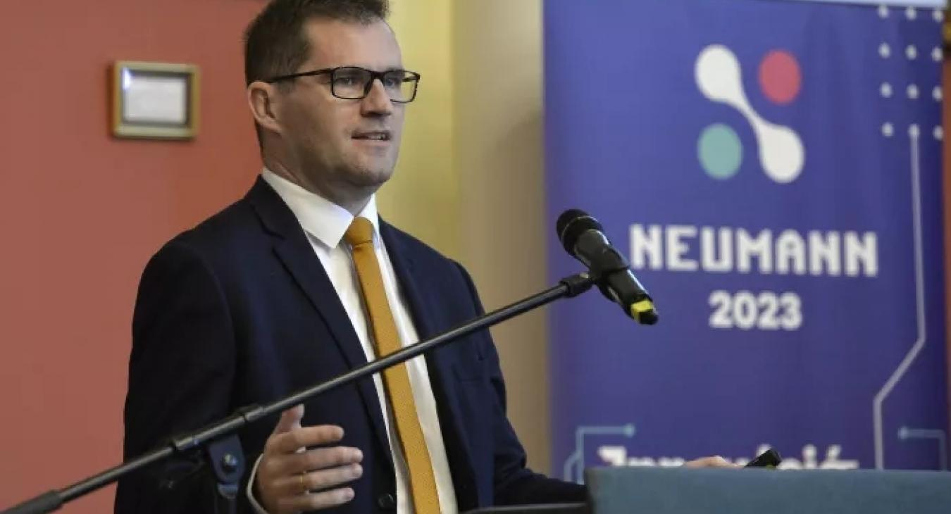 Benyújtotta lemondását Kisfaludy László, a Belügyminisztérium köznevelési helyettes államtitkára