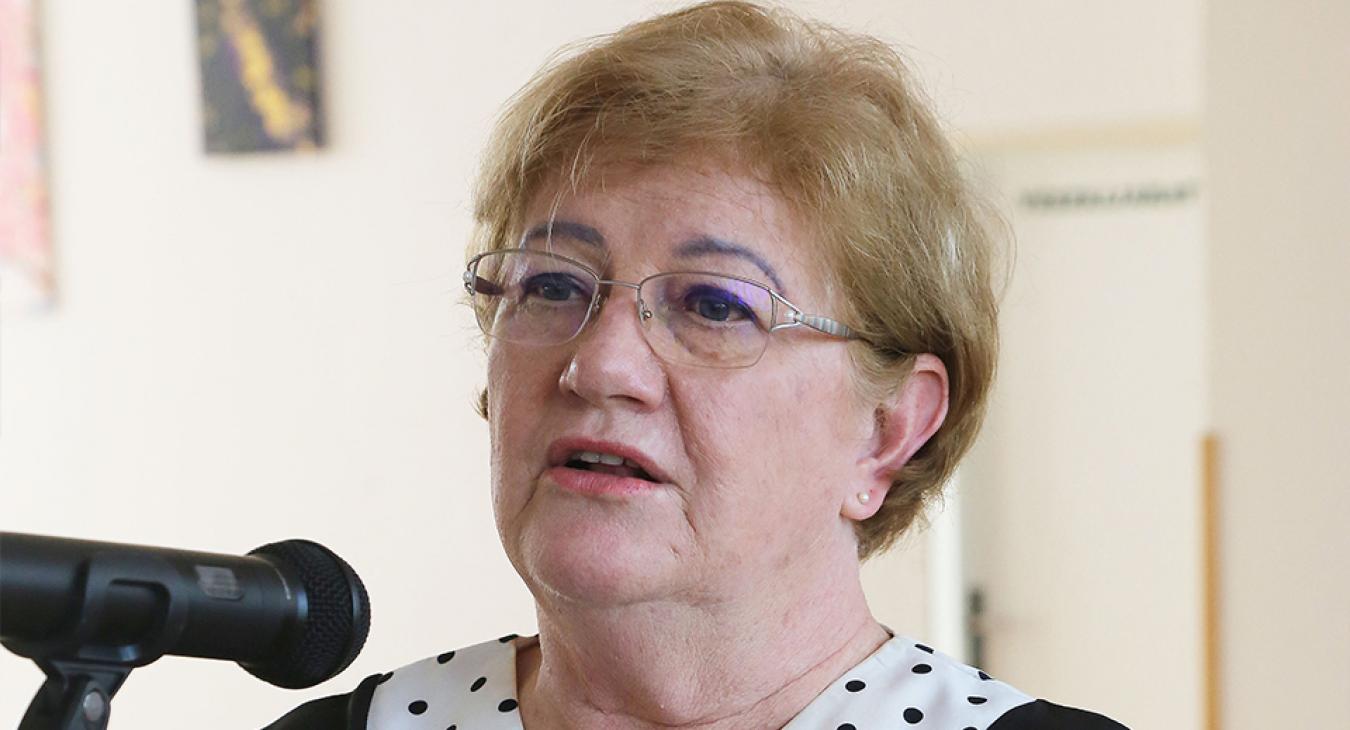 Szili Katalin kiáll a pedagógusokért, csak nem itthon